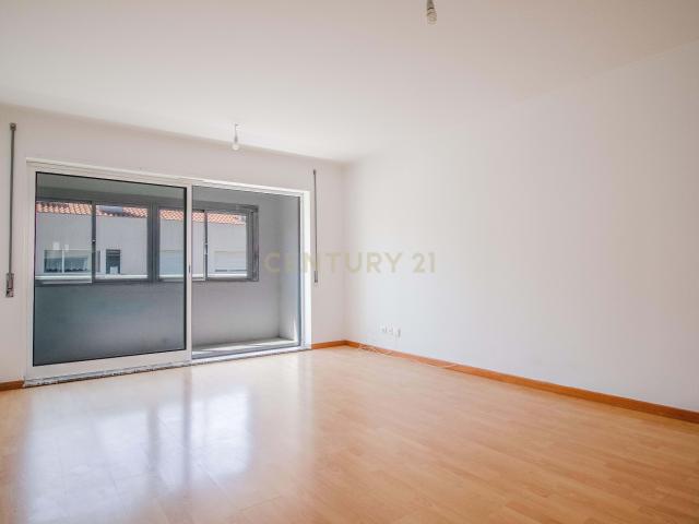 Apartamento T2 com boas áreas em Brenha, Figueira da Foz