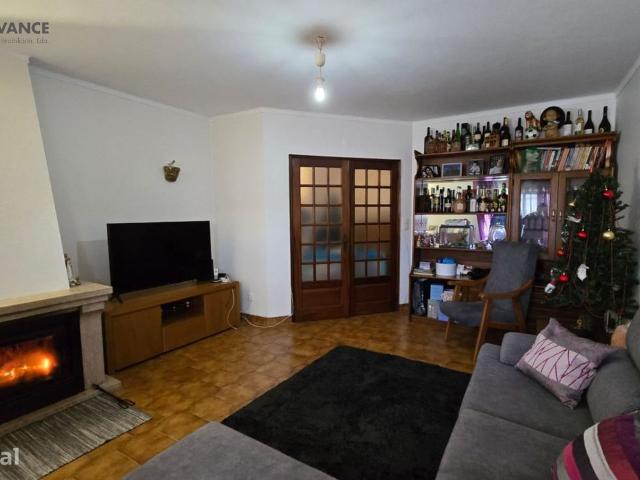 Apartamento T2 com Garagem a 300 metros da Praia de Buarcos
