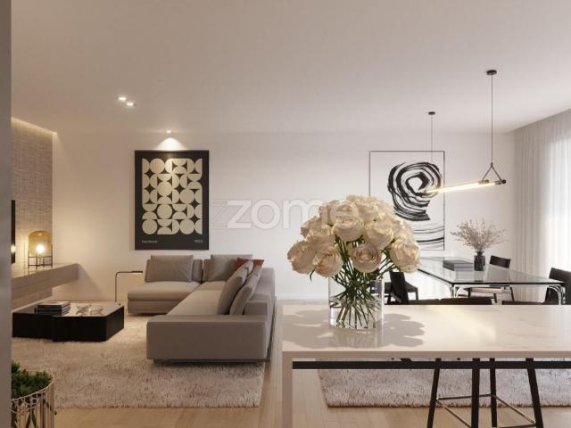 Apartamento T2 com garagem e varanda em S. Vicente