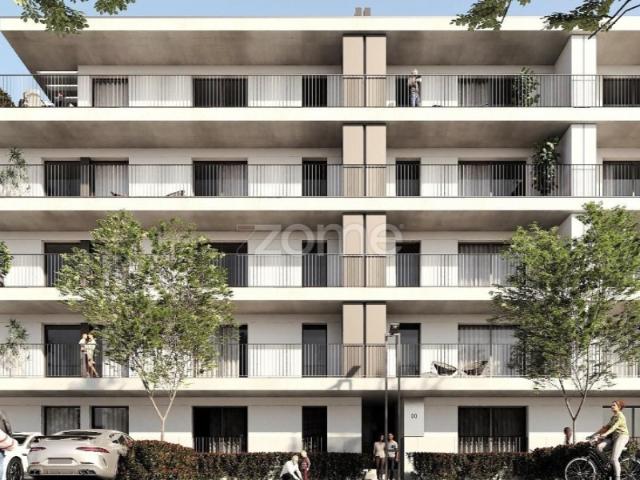 Apartamento T2 com garagem e varanda em S. Vicente