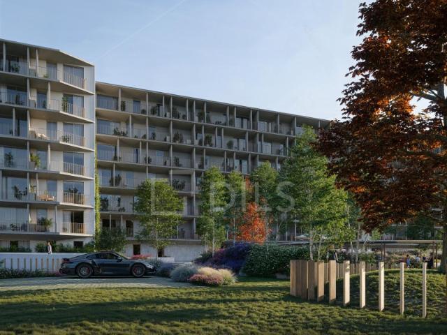 Apartamento T2 com garagem e varanda em Paranhos, Porto