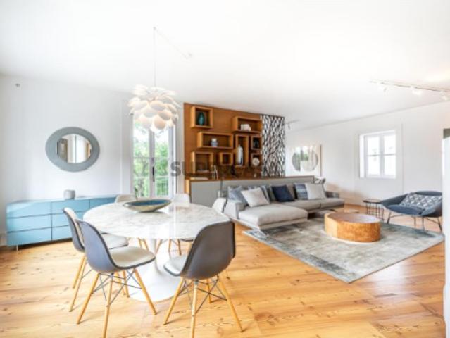 Apartamento T2 com garagem e vista sobre o Rio Tejo em Lisboa