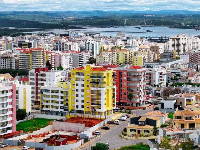 Apartamento T2 com garagem em box em Portimão