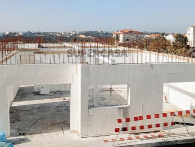 Apartamento T2 com Garagem em Leiria