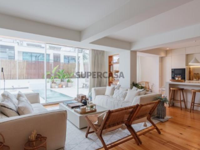 Apartamento T2 com garagem em Pedrouços