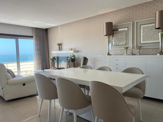 Apartamento T2 com garagem junto à praia | Nazaré