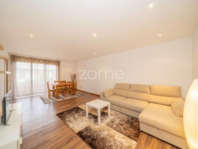 Apartamento T2 com garagem na Póvoa de Varzim