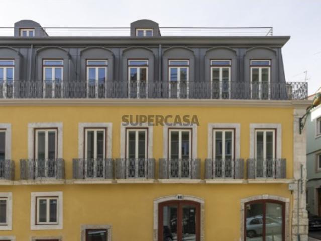 Apartamento T2 com Garagem para Venda junto à Av. da Liberdade, Lisboa
