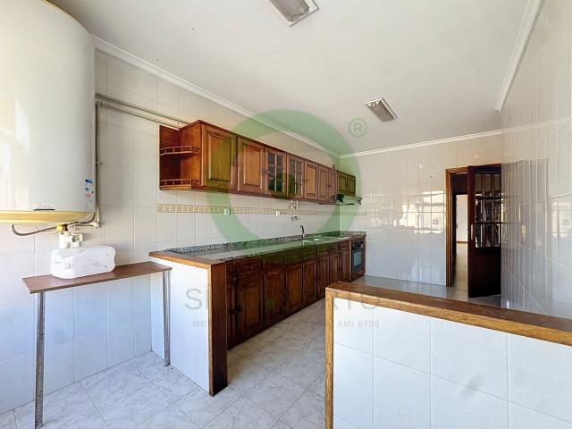 Apartamento T2 com garagem situado em Chaves