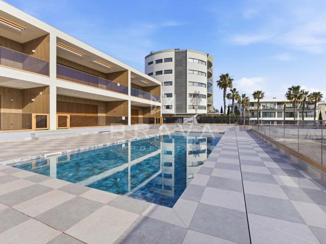 Apartamento T2 com grande terraço Vista Mar em Quarteira e 2 Lugares de garagem