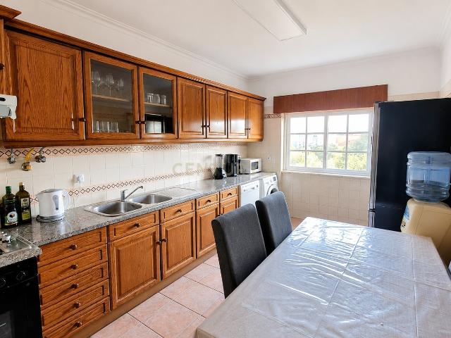 Apartamento T2 com Duas Varandas na Quinta do Álamo, Seixal
