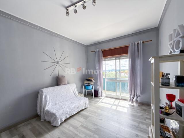 Apartamento T2 com duas varandas no centro de Abrantes