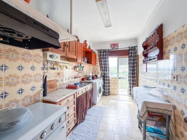 Apartamento T2 com duas varandas no centro de Abrantes