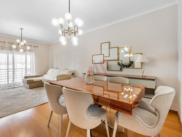 Apartamento T2 Com Duas Frentes e Ótima Exposição Solar no C. 105m² Arrifana de Sousa