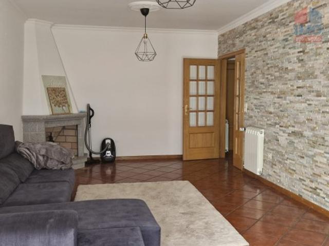 APARTAMENTO T2 COM DUAS FRENTES, SOTÃO E GARAGEM | VILA REAL