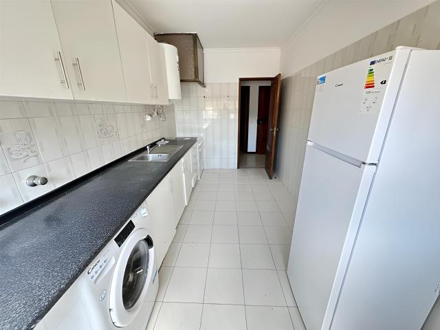 Apartamento T2, com elevador, em Agualva Cacém 70m² Cacém e São Marcos