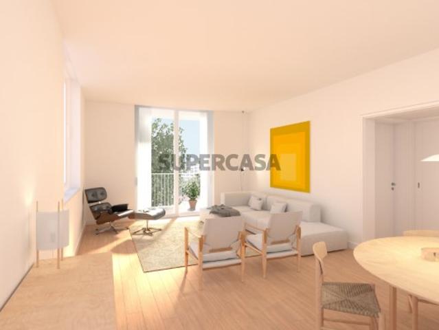 Apartamento T2 com estacionamento, em edifício histórico, Setúbal