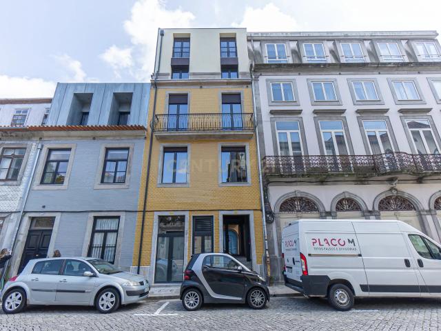 Apartamento T2 com Espaço Exterior à Venda – Prédio Novo no Centro do Porto