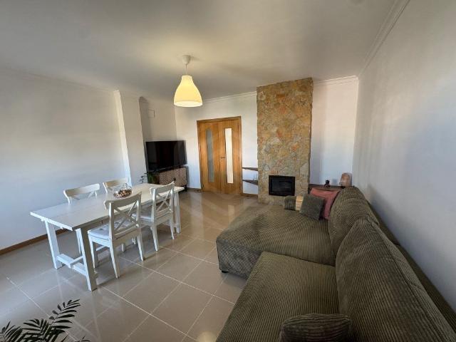 Apartamento T2 com Excelente Luminosidade e Arrecadação em V. 71m² Vila Real De Santo António