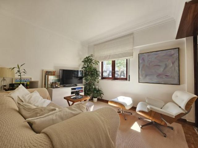 Apartamento T2 com Excelente Localização em Cascais | EXCLUSIVO WEST LIFE | Alto da Castelhana