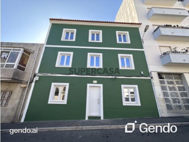 Apartamento T2 com Excelente Potencial | Santa Clara | Lisboa
