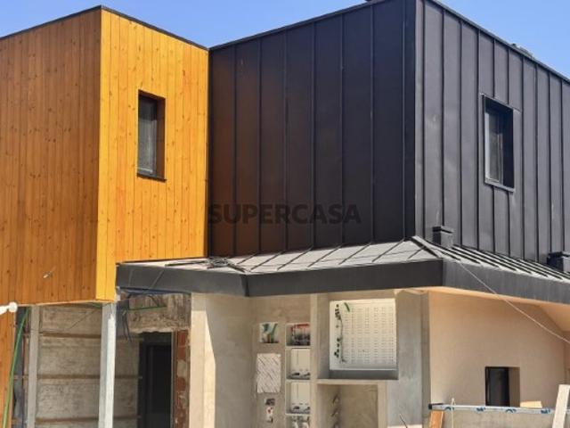 Apartamento T2 com excelente terraço virado a sul / poente