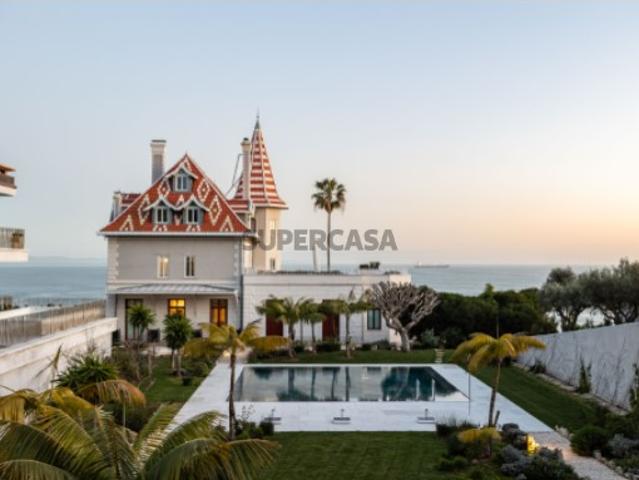 Apartamento T2 com jardim e piscina privativa com vista mar, no Monte Estoril