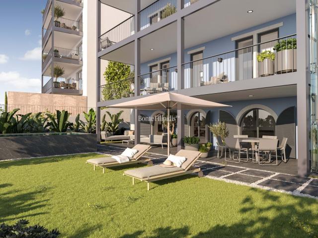 Apartamento T2 Com Jardim e Piscina Privativa, no Monte Estoril