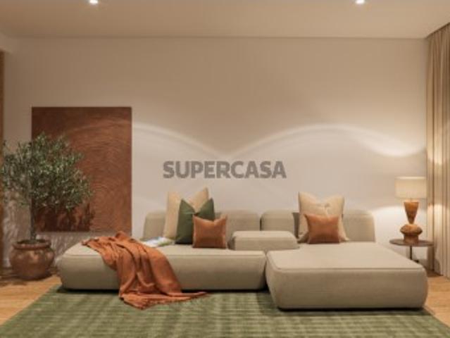 Apartamento T2 com jardim e terraço em Lisboa