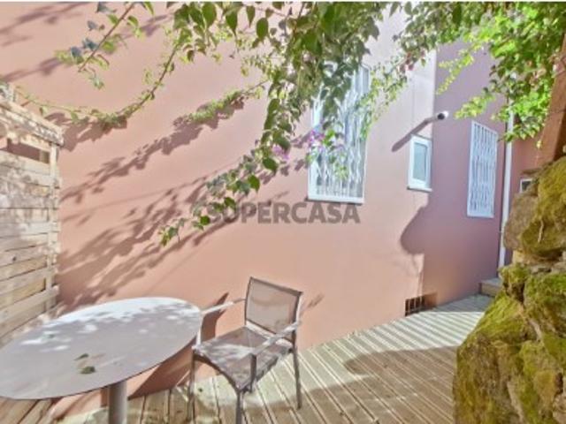 Apartamento T2 com Jardim Privativo possibilidade de AL