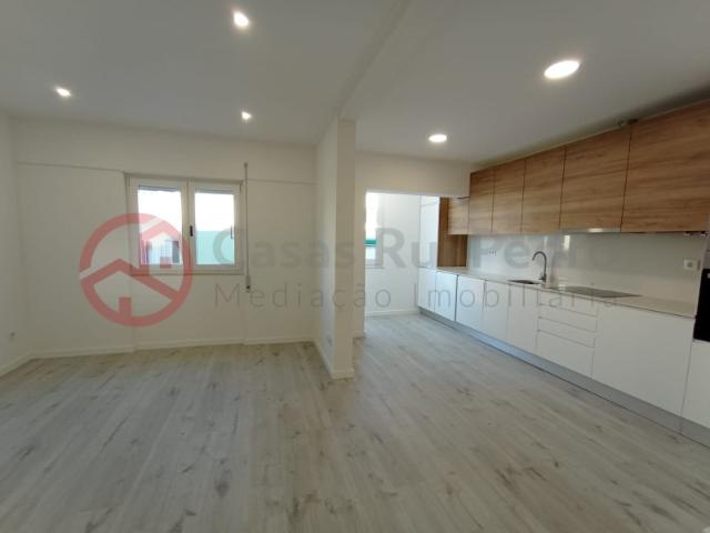 Apartamento T2 com Logradouro