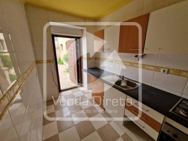 Apartamento T2 com Logradouro Venteira Amadora