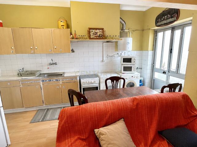 Apartamento T2 com Logradouro e Garagem no Montijo – Crie a Casa dos Seus Sonhos!