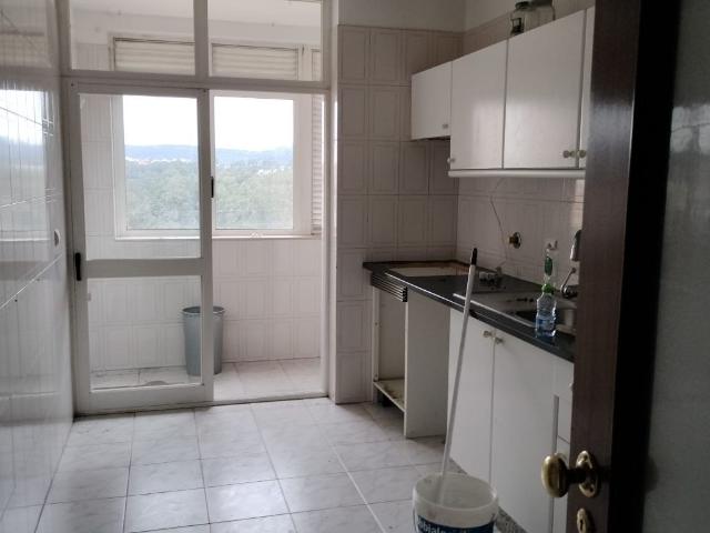 Apartamento T2 com lugar garagem e arrumo, remodelao includa