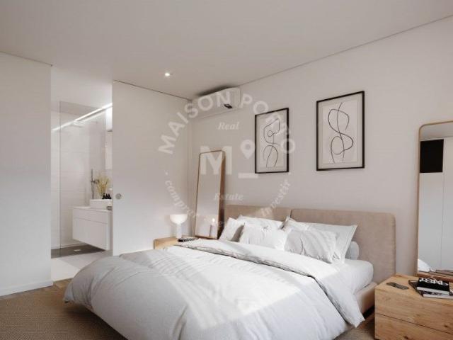 Apartamento T2 com Jardim Privativo, Lugar de Garagem prximo a Qui.