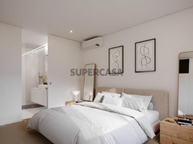 Apartamento T2 com Jardim Privativo, Lugar de Garagem próximo a Quinta das Rosa em Vila Nova de Gaia
