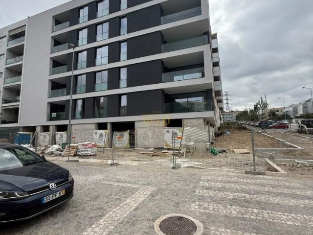 Apartamento T2 com suite e varanda na Maia