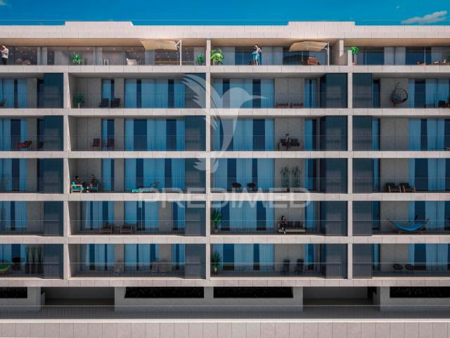 Apartamento T2 com suite, varanda e 2 garagens – Barrocas, Aveiro