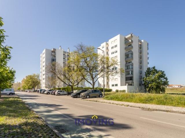Apartamento T2 com Parqueamento O Equilíbrio Perfeito na Quinta dos Fidalguinhos, Barreiro