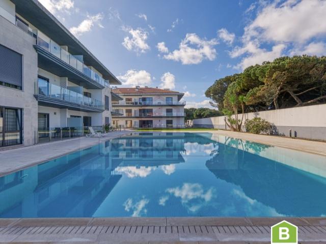 Apartamento T2 com piscina comum e lugar de estacionamento São Martinho do Porto