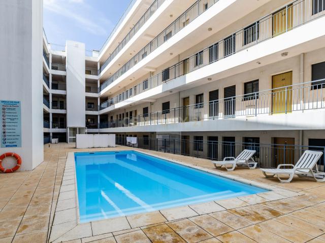 Apartamento T2 com Piscina e garagem | A 50 metros do Porto de Embarque para as Ilhas de Olhão Principais características