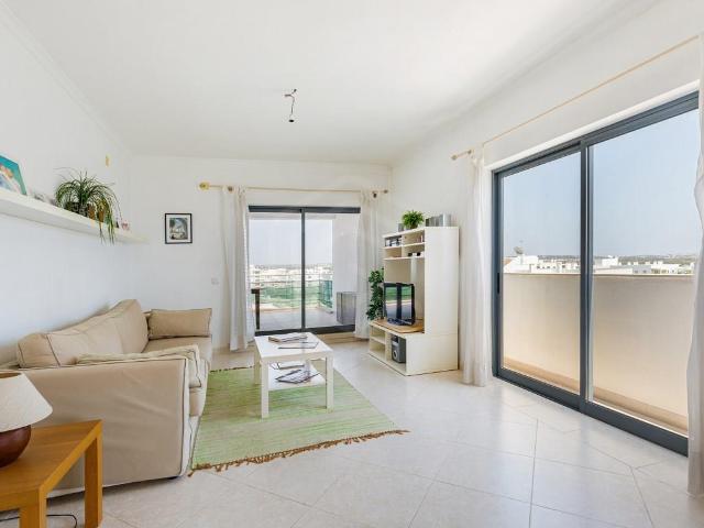 Apartamento T2 com piscina no Condomínio Vila Nova em Armaçã. 114m² Armação de pêra