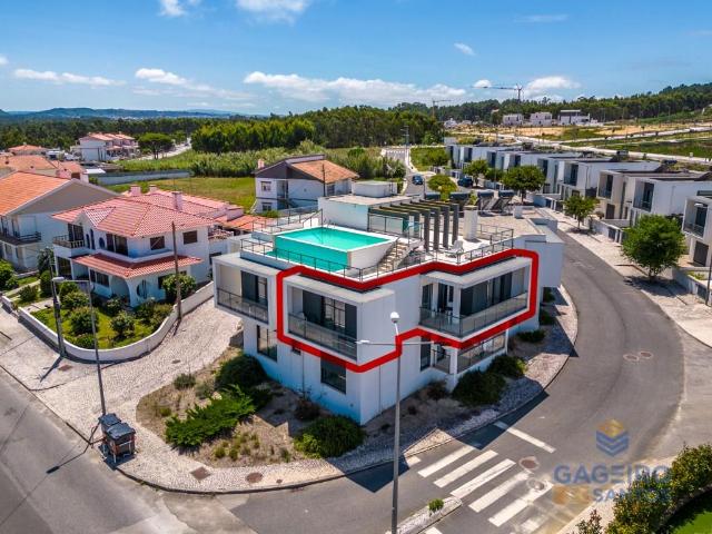 Apartamento T2, com piscina, situado em Salir do Porto a 800. 105m² Tornada e Salir do Porto