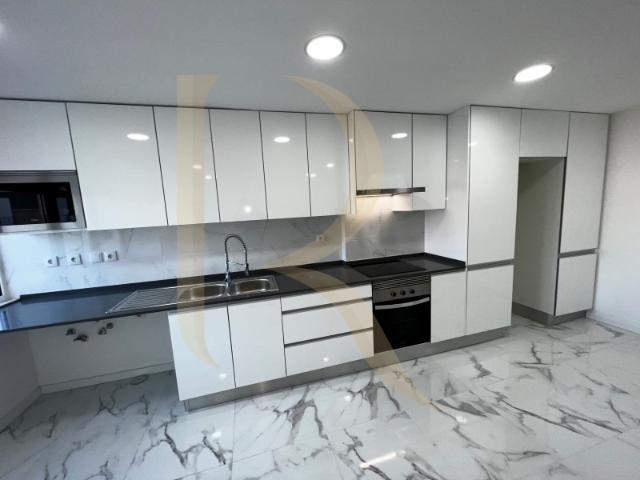 Apartamento T2 com quintal totalmente remodelado no Laranjeiro