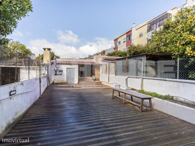 APARTAMENTO T2 COM QUINTAL E REMODELADO EM SANTO ANDR
