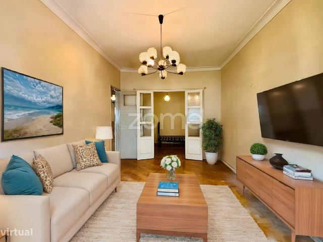 Apartamento T2 com quintal na Caparica!