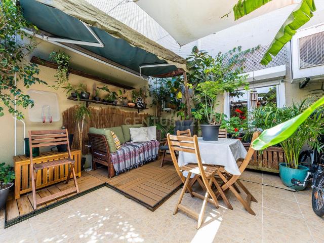 Apartamento T2 com quintal privativo e anexo independente, junto ao Jardim Zoológico