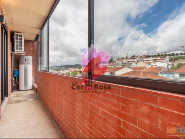 Apartamento T2 com Terraço último piso ? Vista Deslumbrante para a Penha | 26084059087