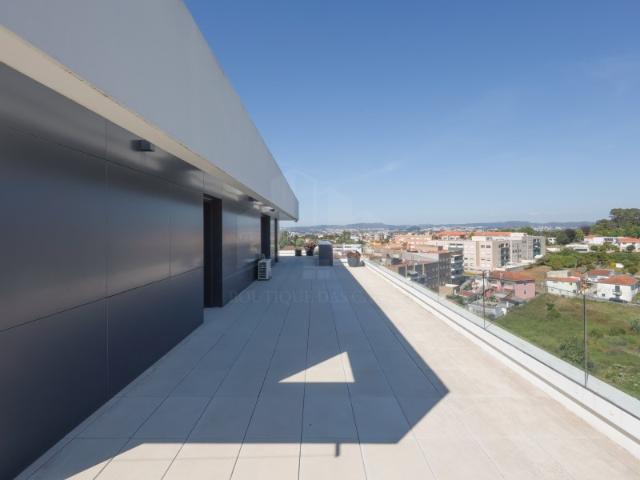 Apartamento T2 com Terraço Último Piso Parque da Lavandeira