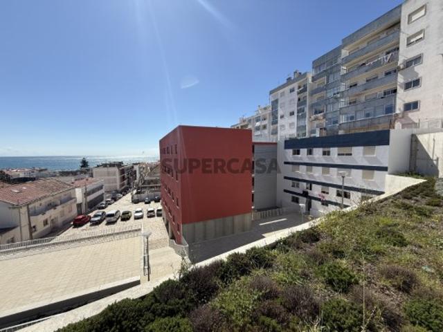 Apartamento T2 com terraço centro da vila de Sesimbra
